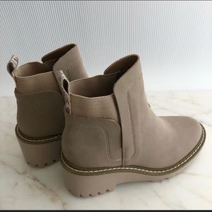 Nicole Miller Tan Ankle Booties // NEW never been worn. No box. No tags. Size 6